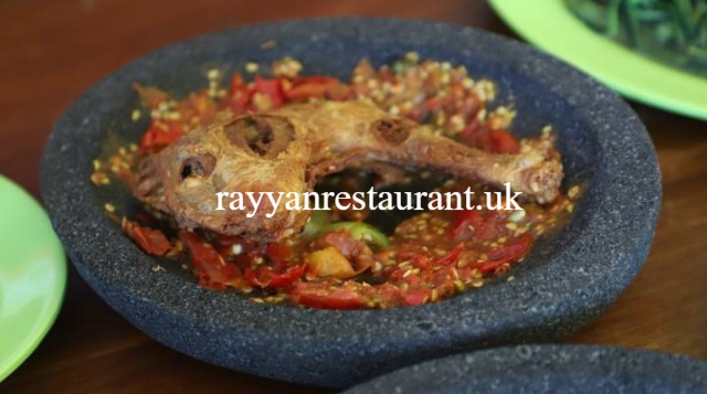 5 Tempat Makan Sambal Rampai Ayam Goreng Terpedas